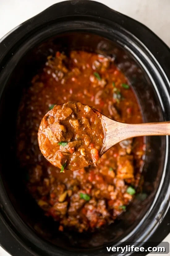 25 Crockpot Dinner Recipes to Enjoy Year-Round 6 Slow Cooker Hungarian Goulash