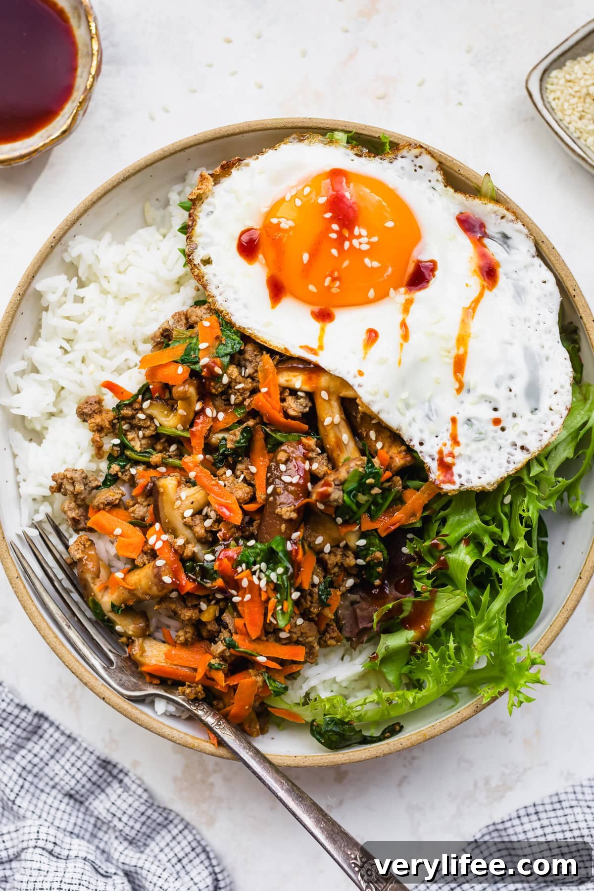 Ground Beef Bibimbap: One-Skillet Korean Bowl 11 Ground Beef Bibimbap (Easy One-Skillet Recipe)