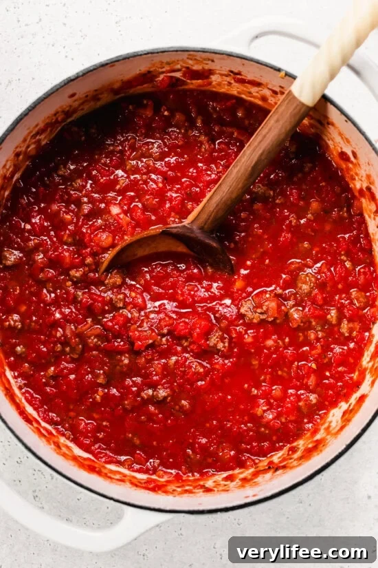Slow Cooker Lasagna Recipe: Cheesy, Tender Layers 6 Meat Sauce