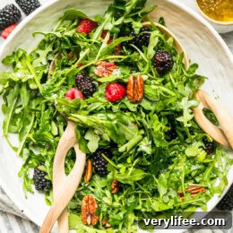 Salad with Berries and Pecans