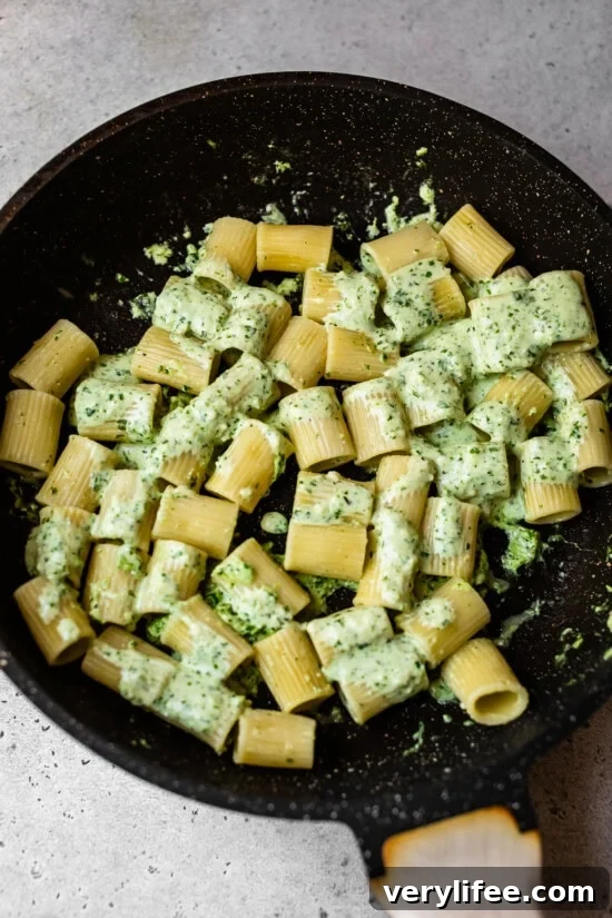 Creamy Pesto Pasta (With Cottage Cheese)