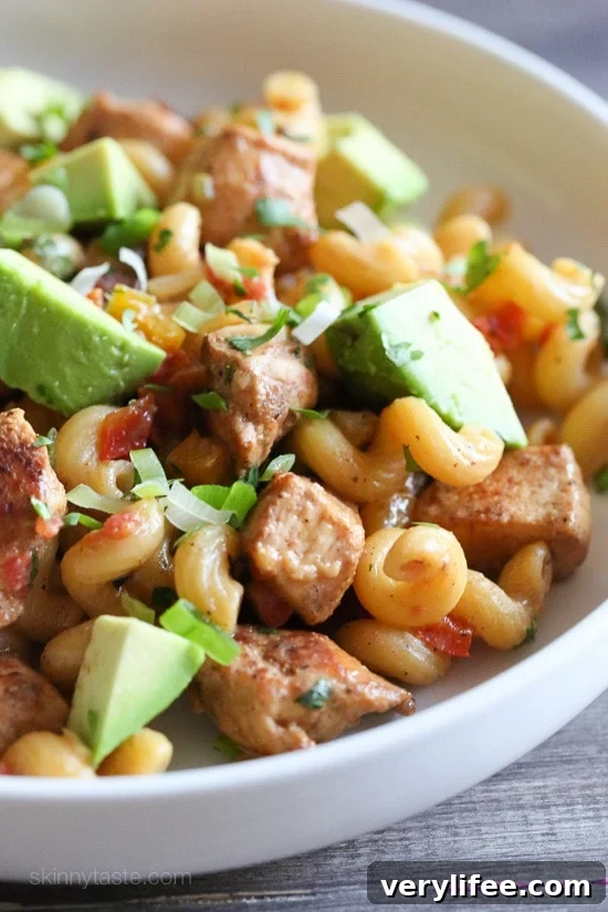 A Mexican-inspired pasta dish. Chicken fajitas meets pasta night! This easy chicken dinner is made in one pot, ready in under 30 minutes.