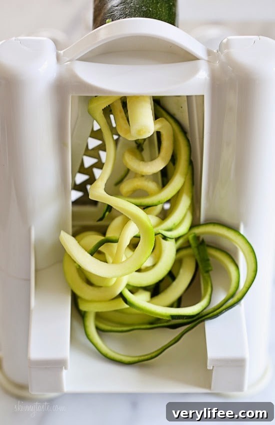 15-Minute Spiralized Zucchini Noodles with Grape Tomatoes 2 img 21341 2