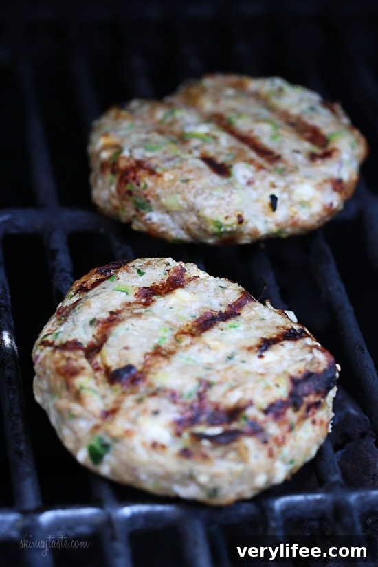 Bunless Greek Turkey Burgers with Feta and Zucchini 3 img 21361 4