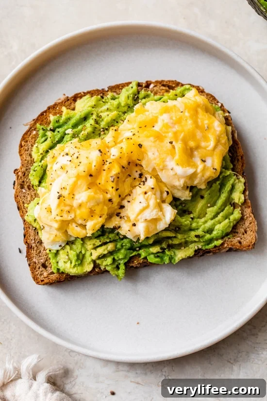 4 Ways to Make Avocado Toast with Egg 8 Avocado Toast with scrambled egg
