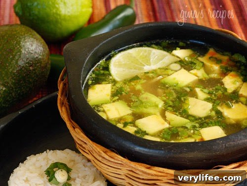 50 Low-Calorie Soup Recipes for Any Season 41 Chicken and Avocado Soup
