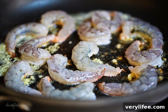 Garlic Butter Shrimp Scampi with Zoodles for Two 6 Shrimp Scampi Zoodles for Two, a delicious garlic shrimp and lemon dish over zucchini noodles is an EASY low-carb dish that takes less than 20 minutes! It's also gluten-free, paleo, Whole30 and keto!