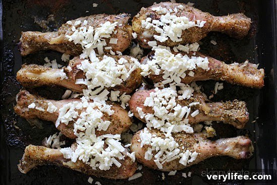 Lemon Oregano Chicken with Feta Recipe 3 Lemon Feta Chicken with Oregano - ready to serve