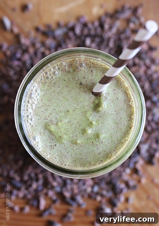 This protein-packed Superfood PB Banana and Cacao Green Smoothie is packed with loads of nutrients and vitamins like antioxidants, fiber and magnesium.