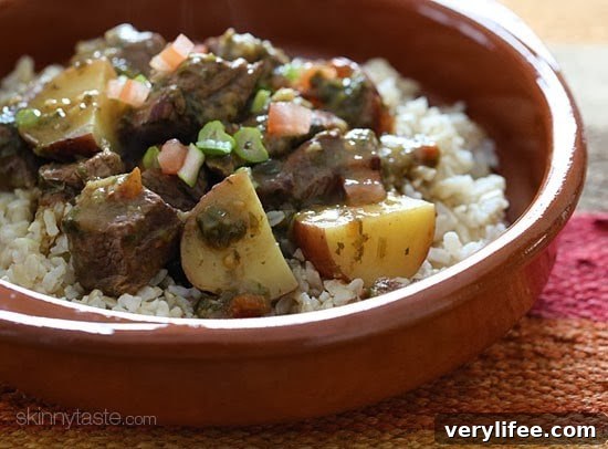 Slow Cooker Latin Beef Stew (Carne Guisada) 5 Crock pot carne guisada is a slow cooked Latin beef stew with baby red potatoes and Latin seasonings. Serve this topped with fresh aji picante – it's a must and really brightens the flavors and rounds out the dish!