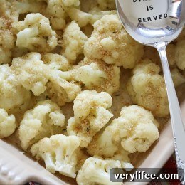 Light Creamy Cauliflower Gratin with Garlic and Parmesan 4 Cauliflower gratin served on a plate