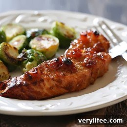 Broiled Wild Salmon with Cherry-Apple Chutney Recipe 9 This broiled wild salmon recipe is made with Harry & David's Apple Cherry Chutney and it's SUPER easy and delicious – Perfect for weeknights or dinner parties!