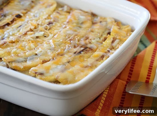 Ground Turkey Pastelon: Sweet Plantain Lasagna 4 Turkey Pastelón is a latin lasagna made of strips of sweet plantain layered with savory picadillo and cheese. It's that sweet salty thing that makes it taste SO good!