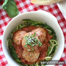 Zoodles with Slow Cooker Turkey Meatballs 6 Zucchini noodles with meatballs