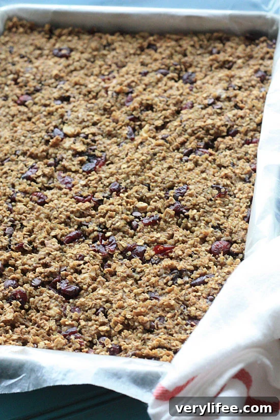 No-Bake Banana Oat Bars Recipe 4 The heart-healthy power bars have all the ingredients one might have on a banana split: made with quinoa, rolled oats, dried cherries, nuts and honey.