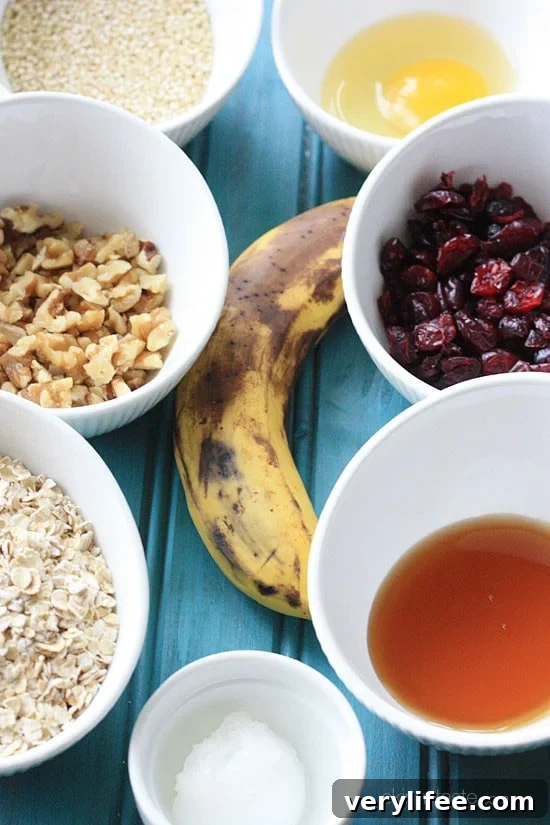 No-Bake Banana Oat Bars Recipe 5 The heart-healthy power bars have all the ingredients one might have on a banana split: made with quinoa, rolled oats, dried cherries, nuts and honey.