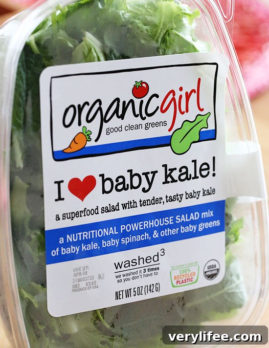 Strawberry Gorgonzola Salad with Creamy Poppy Seed Dressing 3 Strawberry salad made with mixed greens, kale and spinach, sliced almonds, crumbled gorgonzola cheese and topped with poppy seed dressing – perfect for summer!