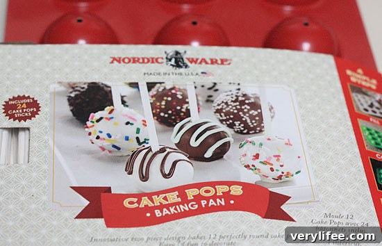 Valentine cake balls