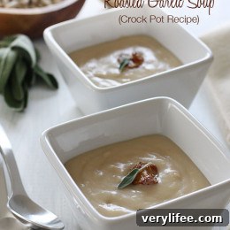 Bowl of Tuscan white bean and roasted garlic soup