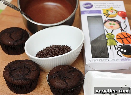 DIY Spooky Spider Cupcakes for Halloween 7 img 21828 6