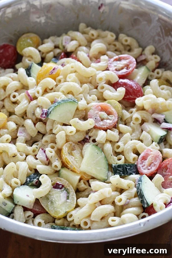 Refreshing Summer Macaroni Salad with Tomatoes and Zucchini 6 Bowl of summer macaroni salad