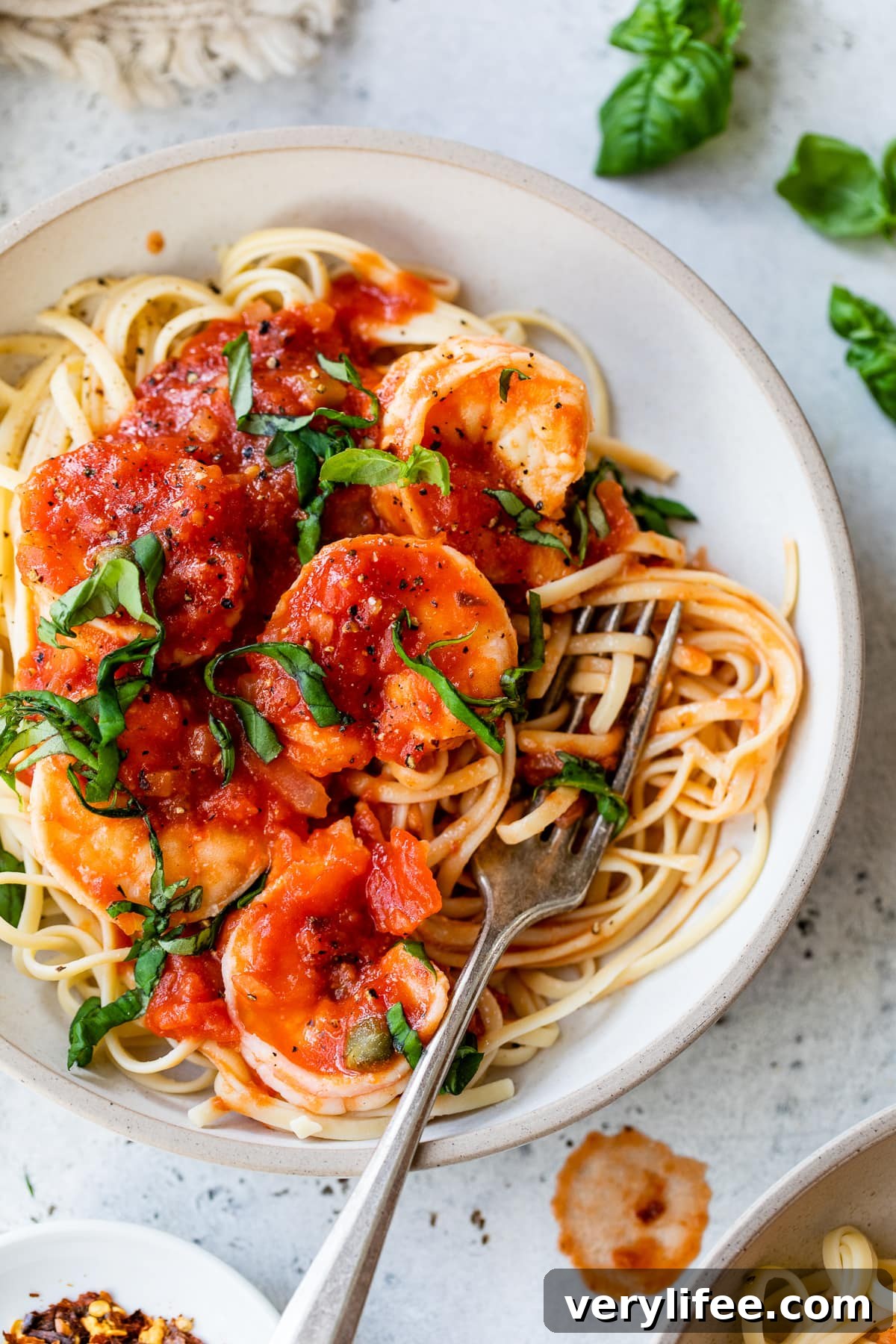 Spicy Shrimp Fra Diavolo with Linguine 3 Shrimp Fra Diavolo over linguini