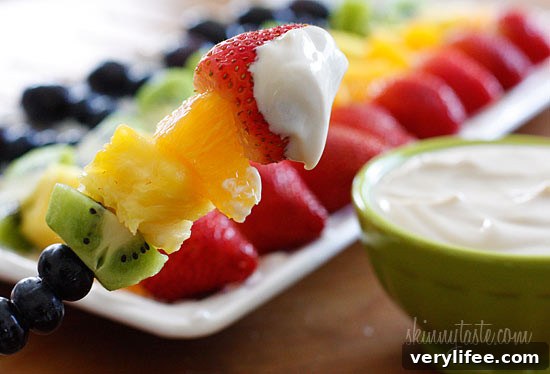 Rainbow Fruit Skewers Recipe with Creamy Yogurt Dip 2 Rainbow Fruit Skewers with Yogurt Fruit Dip – A healthy snack or dessert for kids and adults alike!