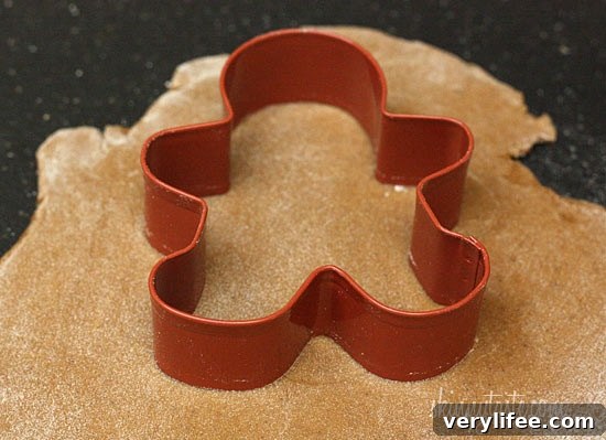 Classic Gingerbread Cookies: Soft, Spiced Holiday Treat 7 These holiday gingerbread cookies have less than half of the fat than most gingerbread cookies but the same great flavor and are super easy to make!