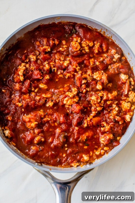 Cook the meat sauce.