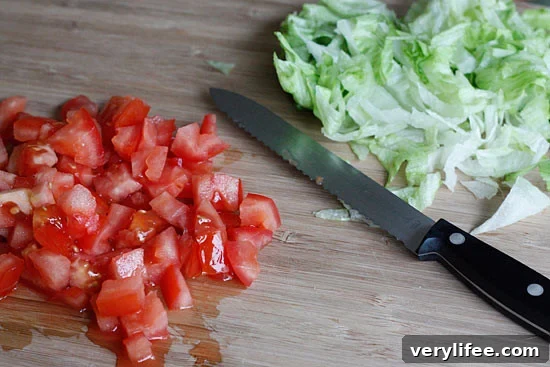 Crispy BLT Lettuce Wraps Recipe with Avocado 5 Skip the bread and enjoy all the flavors you love in a BLT, without all the carbs in these easy lettuce wraps! So easy and seriously satisfies my BLT cravings. Add some avocado if you wish!