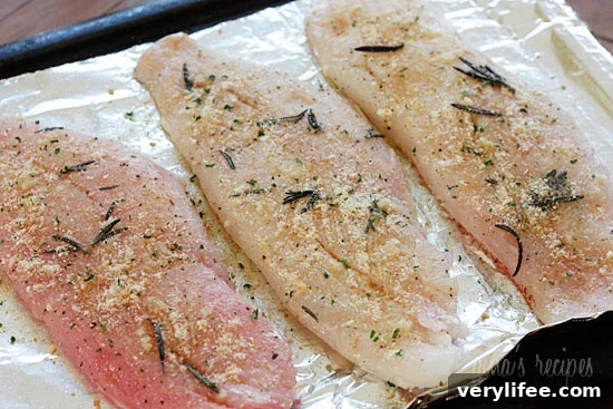 Roasted Snapper Fillet: Recipe and Sustainable Seafood Guide 4 Cooked snapper fillet on a plate