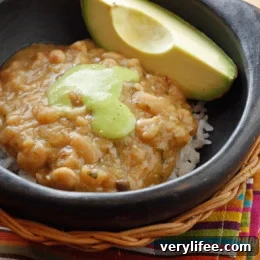 Creamy White Northern Beans with Aji Verde Recipe 2 Beans are high in complex carbohydrates, protein and dietary fiber, low in fat, calories and completely cholesterol-free. Eating as little as a half a cup of beans a day can be beneficial in reaching your dietary needs. These beans were a hit with my family, all that was leftover was this little bit shown here over rice, topped with aji verde sauce.