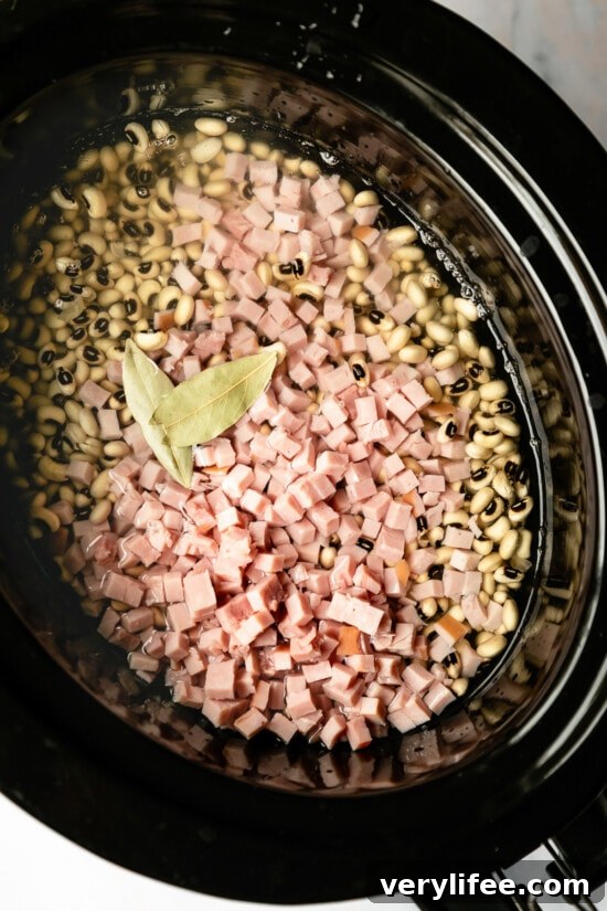Slow Cooker Ham and Black-Eyed Peas 5 Slow cooker with black eyed peas and ham