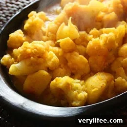 Aloo Gobi - Indian spiced cauliflower and potato