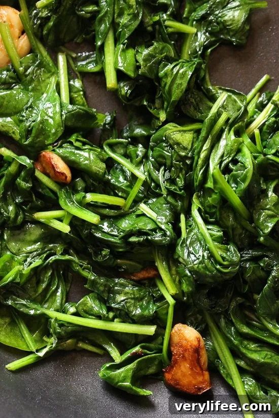 Sauteed Baby Spinach with Garlic and Olive Oil Recipe 2 Wilted Baby Spinach with Garlic and Oil is my favorite way to prepare this easy side dish made with just 3 ingredients and ready in under 10 minutes.