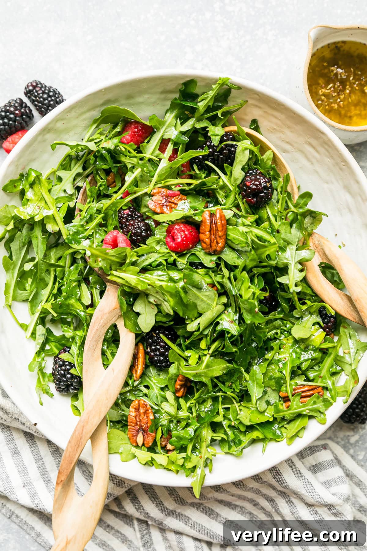 Salad with Berries and Pecans
