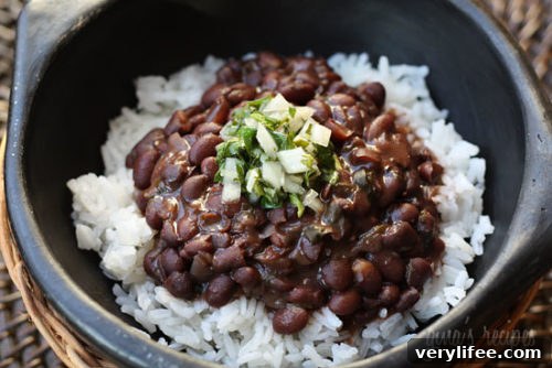 Brazilian Black Beans Recipe (Feijoada) 2 img 22655 1