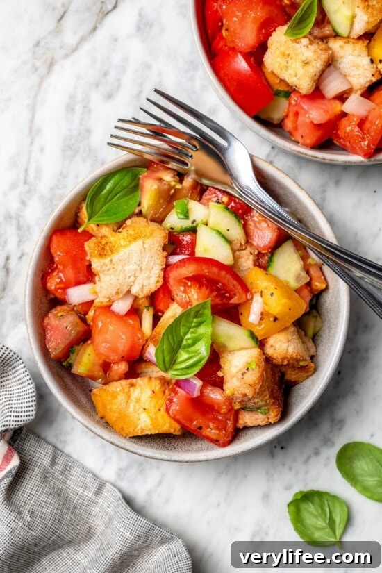 Panzanella in bowl