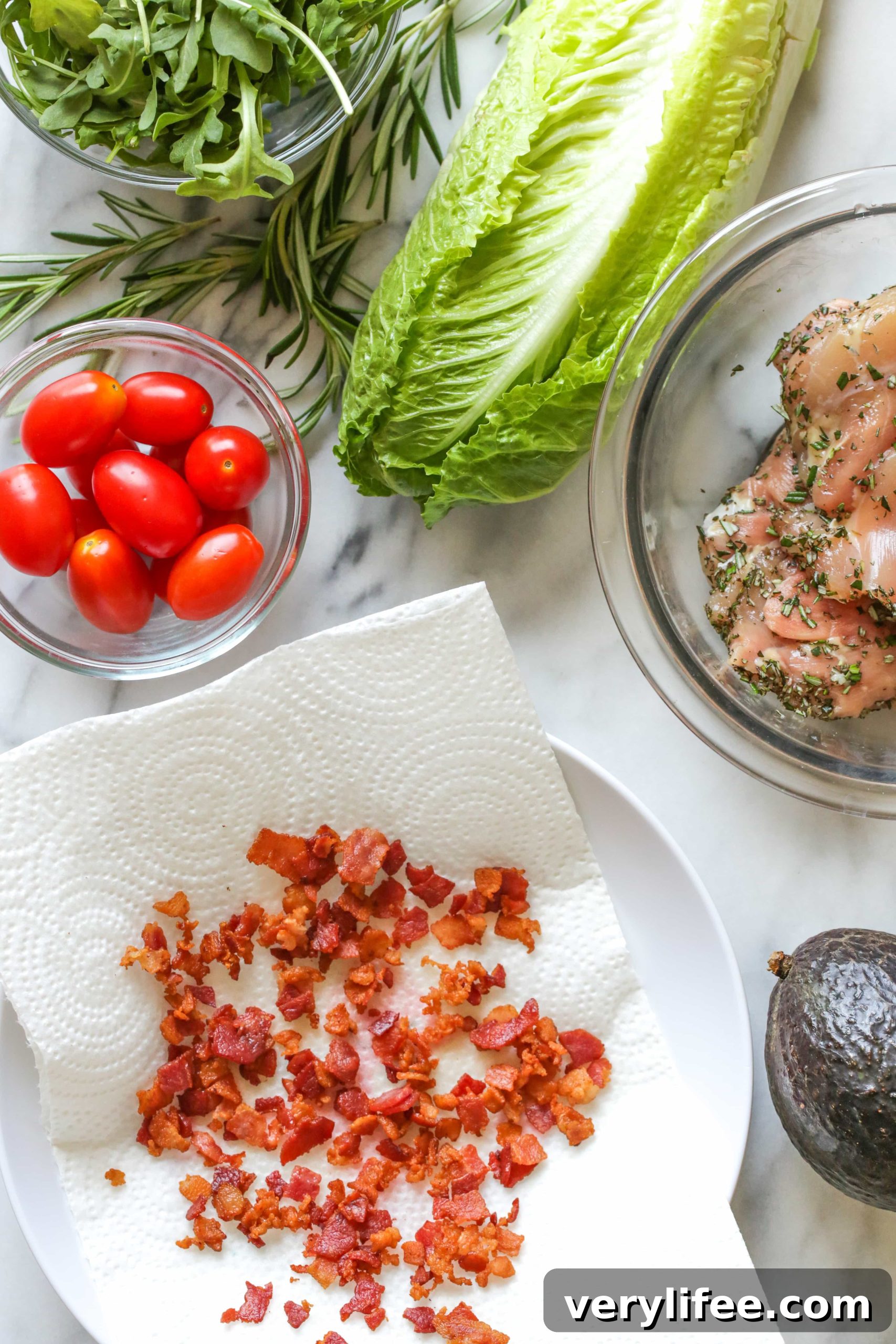 rosemary chicken salad with avocado and bacon