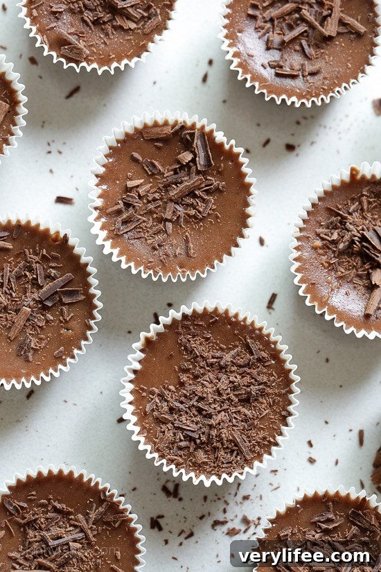 Delicious, creamy and lighter than traditional chocolate cheesecake made with just FIVE ingredients, so easy!