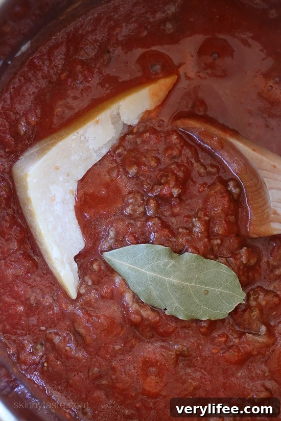 One-Pot Spaghetti Squash Meat Sauce for Pressure or Slow Cooker 8 Make meat sauce AND Spaghetti Squash at the same time with this delicious one-pot meal ready in under thirty minutes!