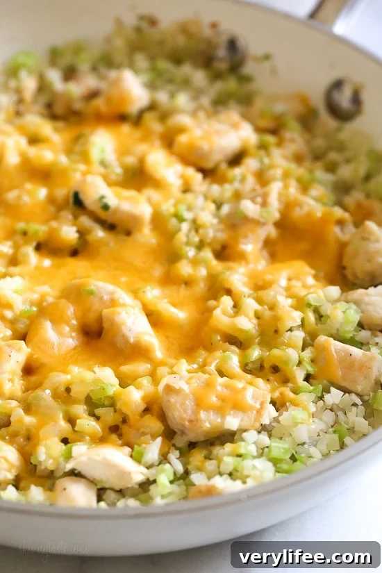 Skillet Cheesy Chicken and Veggie 