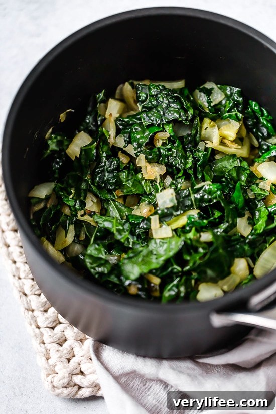 Green Detox Soup with Toasted Hemp Gremolata