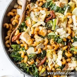 One Pot Chicken and Artichoke Cavatappi