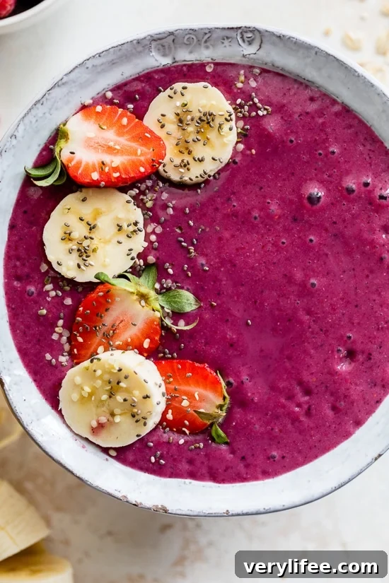 Overnight Berry Oat Smoothie Bowl Recipe 3 Smoothie Bowl with Berries and Bananas