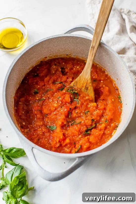 fresh tomato sauce made with garden tomatoes