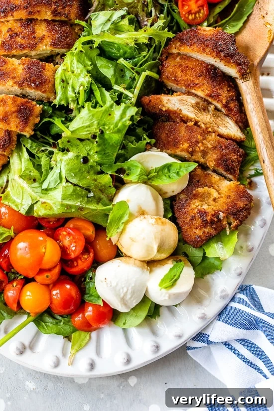 Caprese Chicken Cutlet Salad with Mozzarella and Basil 3 caprese salad with chicken cutlets