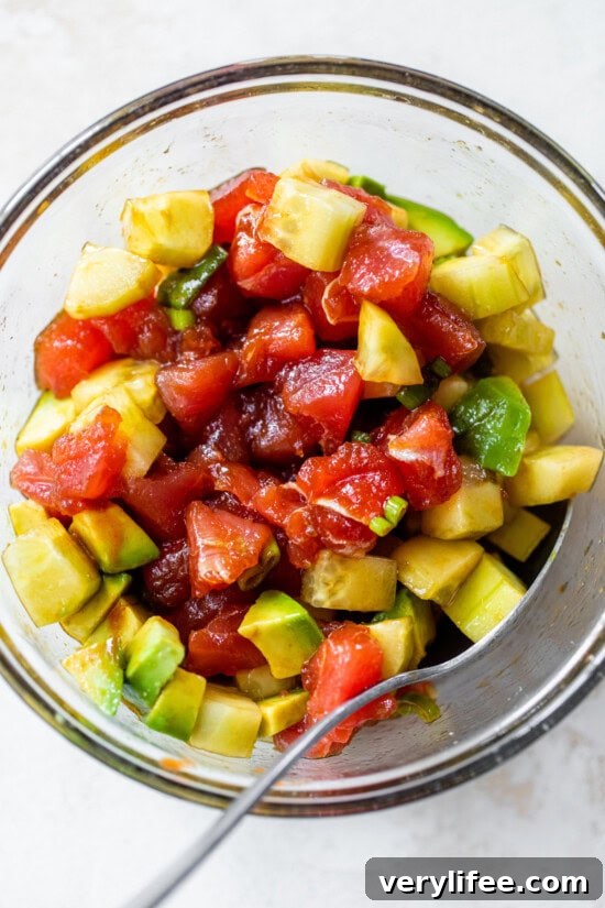 How to Make Tuna Tartare with Avocado, Soy and Citrus 5 Tuna Tartare in a bowl