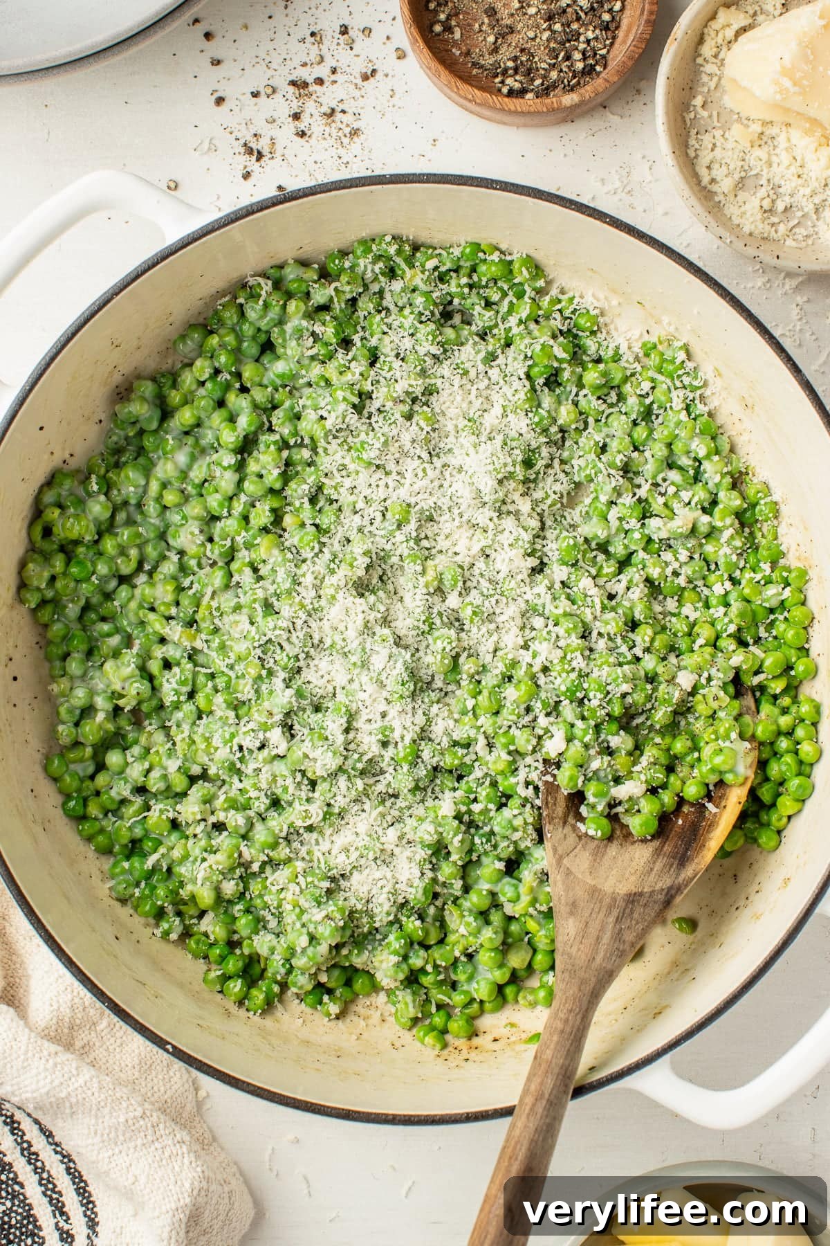 Cacio e Pepe Green Peas