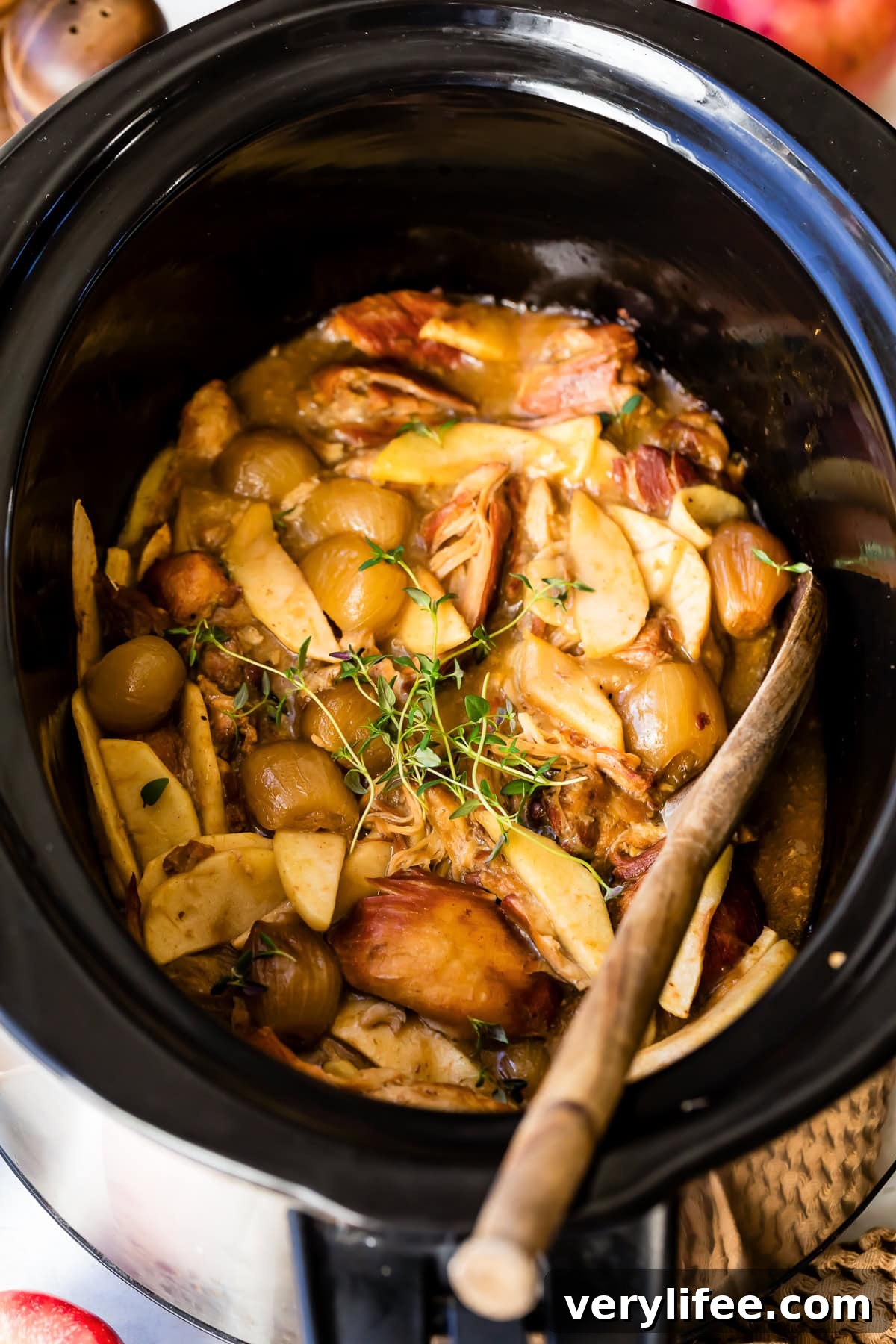 Slow Cooker Chicken with Apples and Cinnamon 9 Crockpot Chicken with Apples